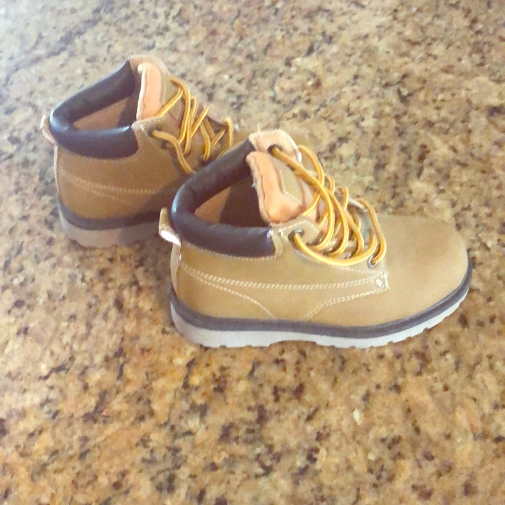 Cherokee size 1 kids Work boots